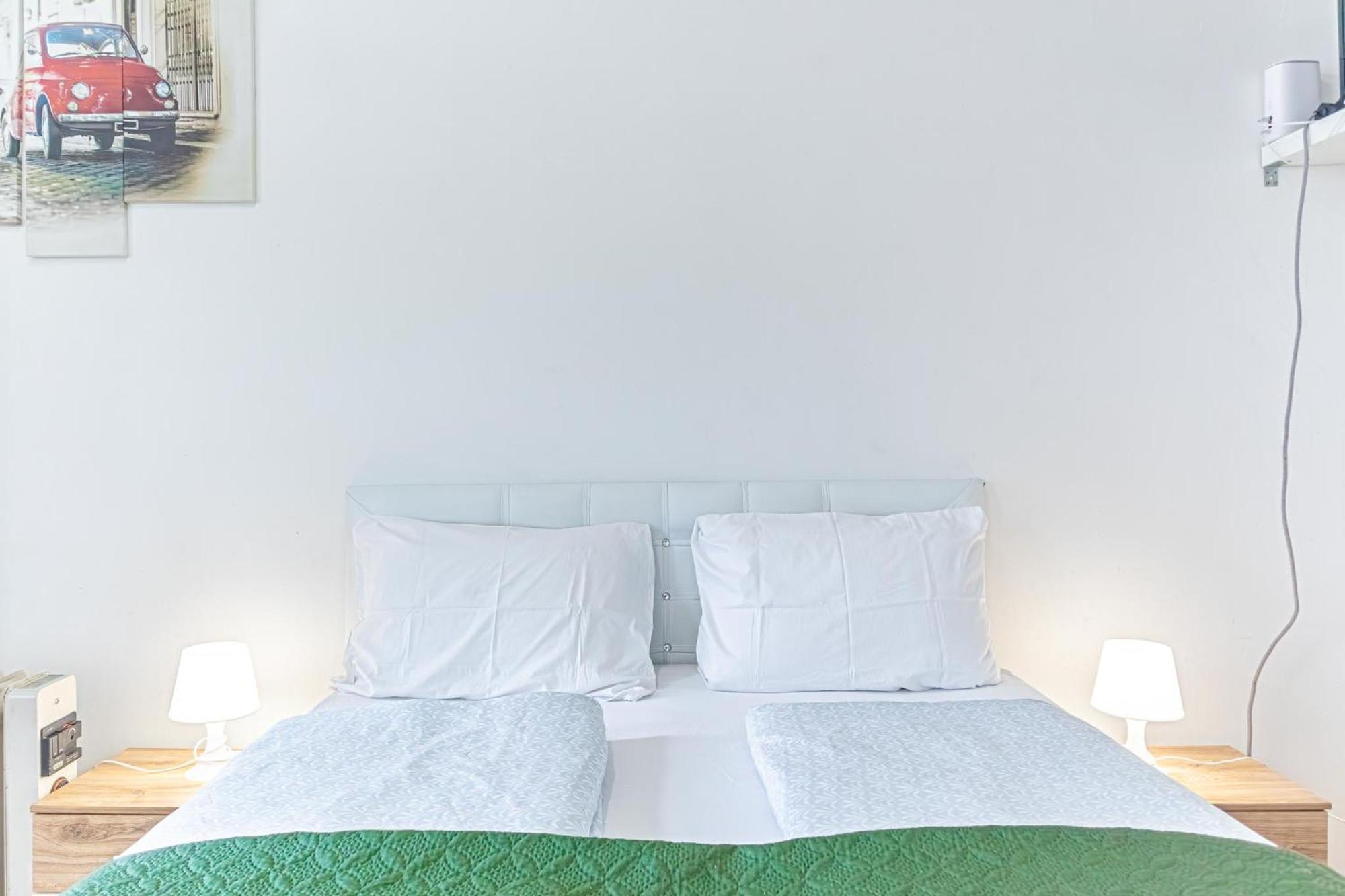 Homely Near Millenium Tower Apartment Wien
